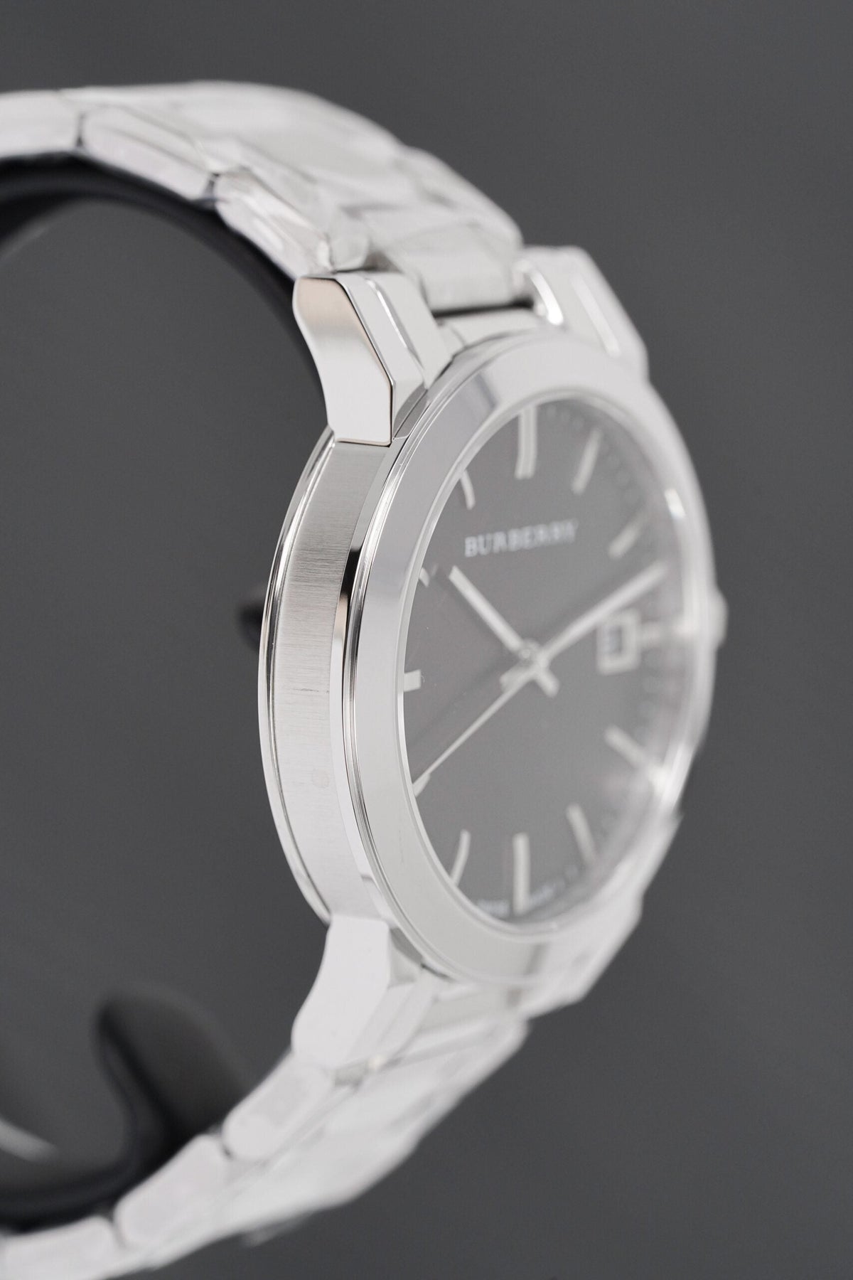 Burberry The City Steel Damenuhr schwarzes Zifferblatt BU9001